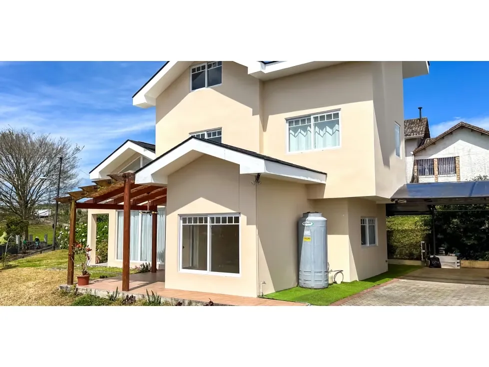 Casa en Venta en Residencial La Pavilla, Cartago – 4 Habitaciones