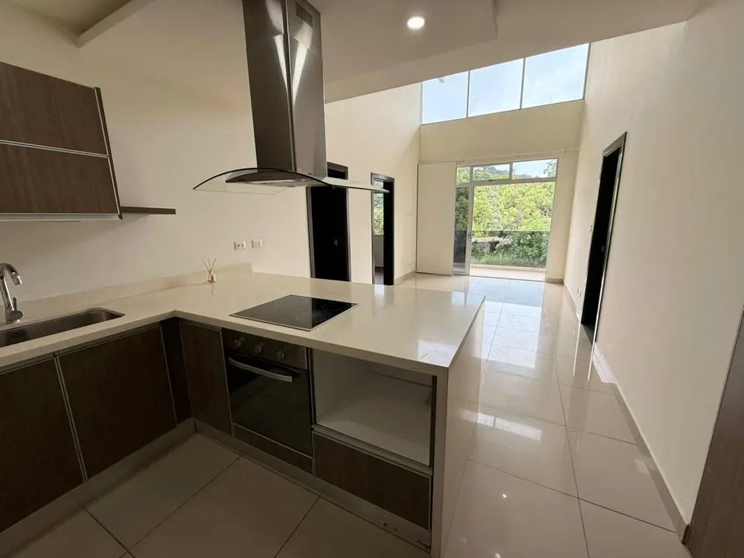 APARTMENT FOR RENT IN AVALON RIVER PARK, SANTA ANA*