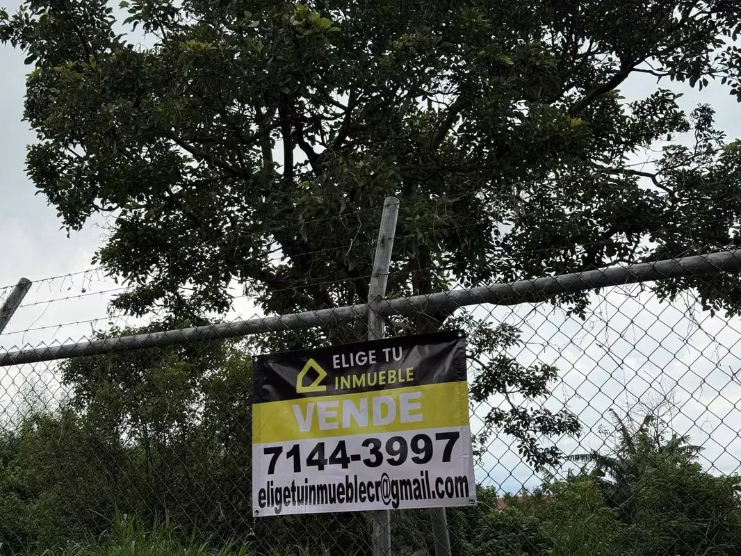 Se vende lote en San Rafael de Heredia Uso Mixto