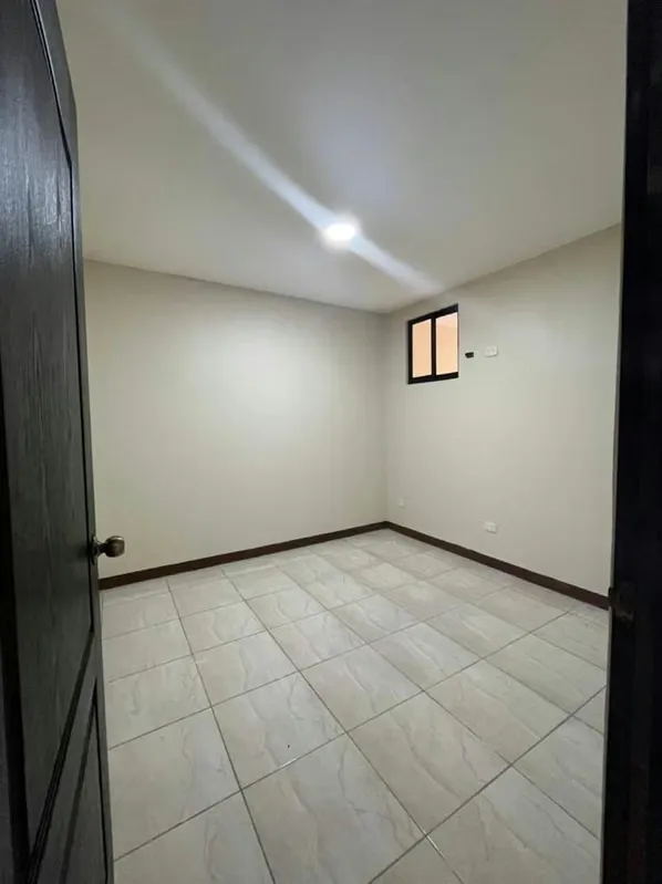 Apartment located in Canoas de Alajuela. From the residential Llanos del Norte next entrance on the right, it is a private street.
