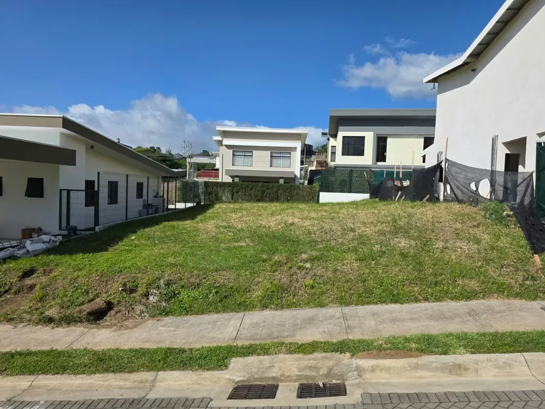 Lot sale in Condominio, Guadalupe, Mata de Platano.