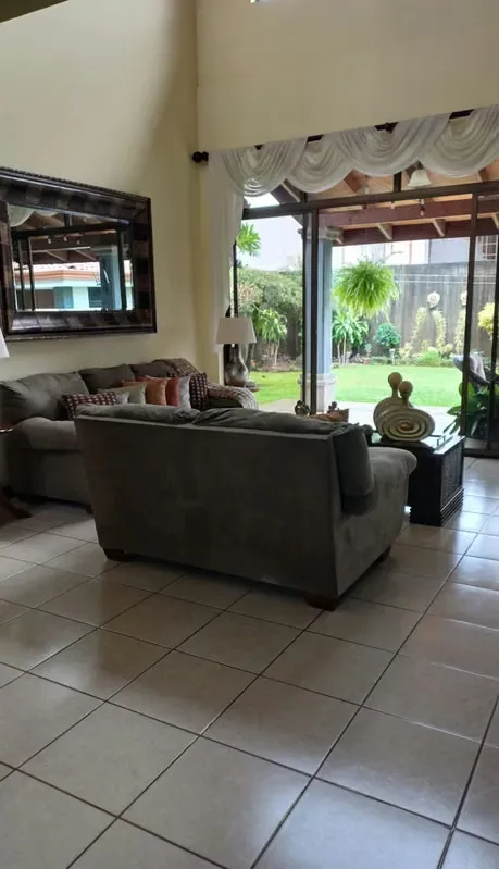 Esta hermosa propiedad Ubicada en uno de los mejores residenciales y ubicación en Heredia San Pablo ,Residencial La Amada es una oportunidad única para vivir en un lugar tranquilo ... — photo 3
