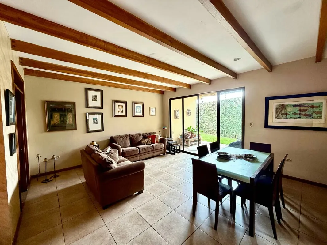 HOUSE FOR SALE IN RESIDENTIAL AREA - SINGLE LEVEL - GRANADILLA - CURRIDABAT