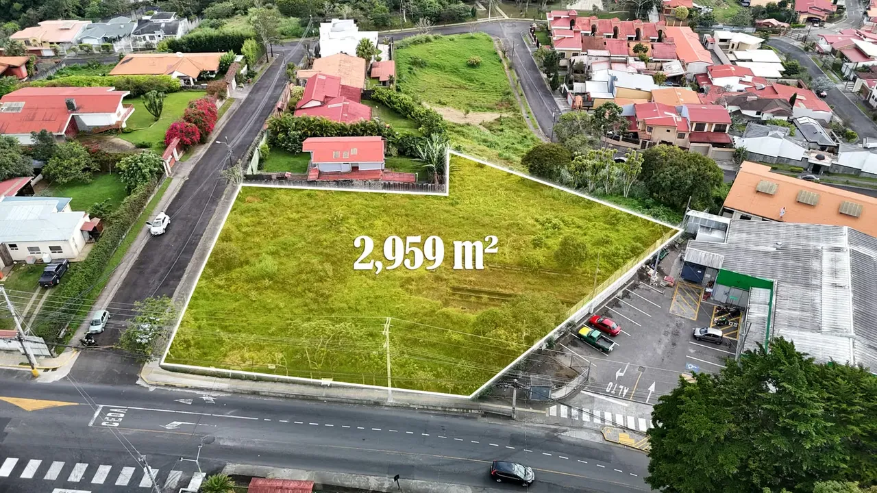 Located in San Rafael, Montes de Oca, this 2,959 m² corner lot represents a rare opportunity for medium-density residential development in one of the most consolidated urban areas of ... — photo 4