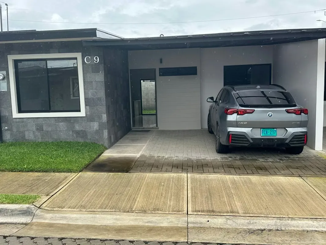 Excelente ubicación a pocos metros de Terrazas Lindora, centro corporativo Forum, colegio St Jude, Campo de Golf de ...