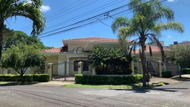 Venta de casa en Heredia, Belén, Ciudad Cariari, con Piscina, REBAJADA