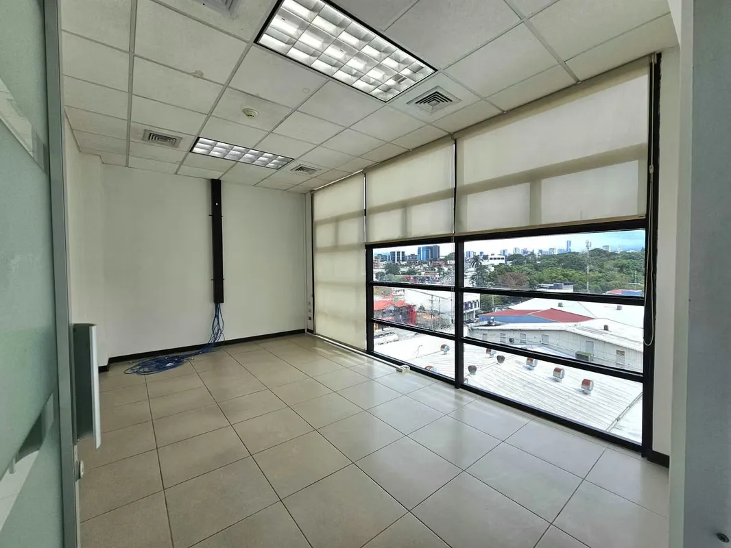 MA Asesorías Alquila Oficina con Aire Acondicionado centralizado en Oficentro, ubicado en el corazón de San Rafael de Escazú, San José — photo 3