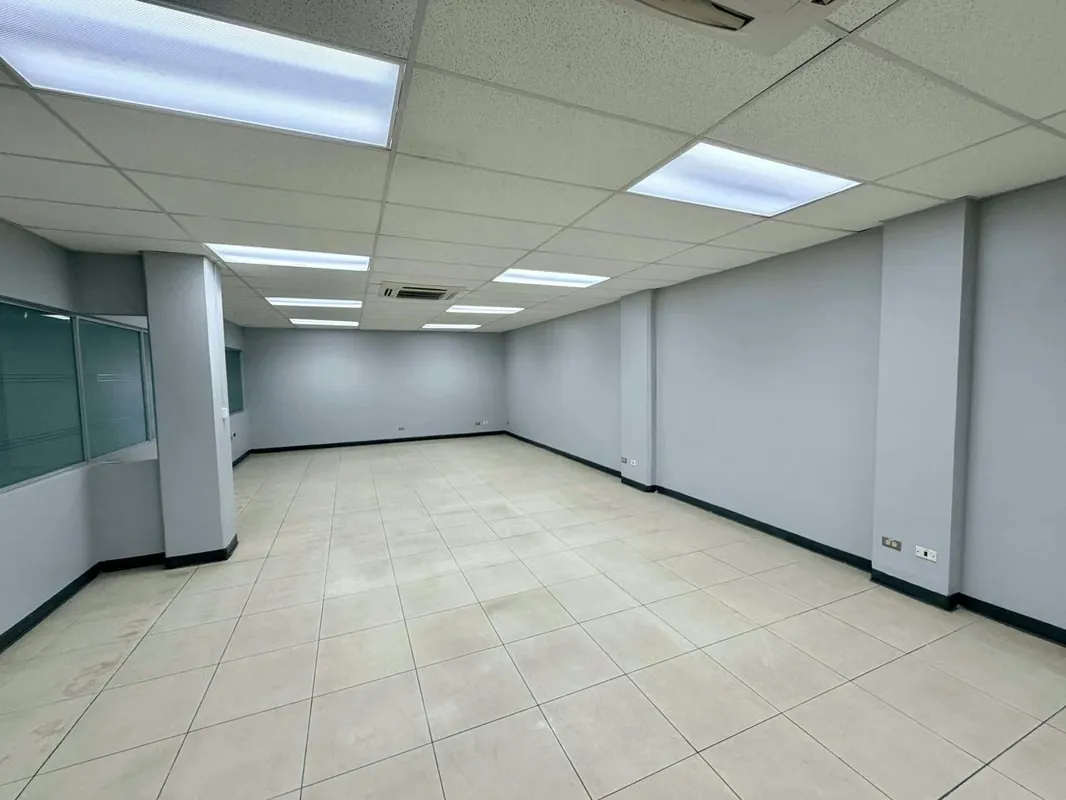 Building for rent in Guadalupe / Commercial Use / Prime location
