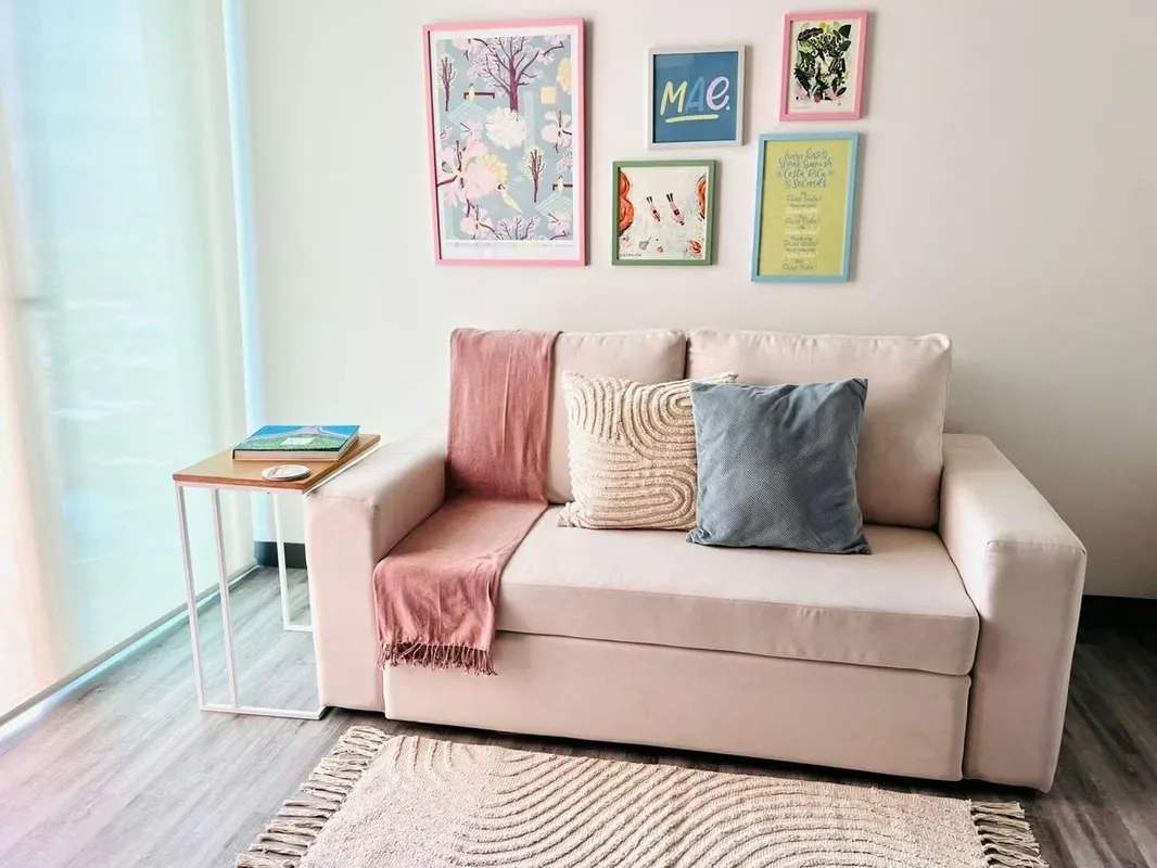 TIBAS Suitable furnished for 1 person includes light water cable Internet garage high floor security 24 / 7