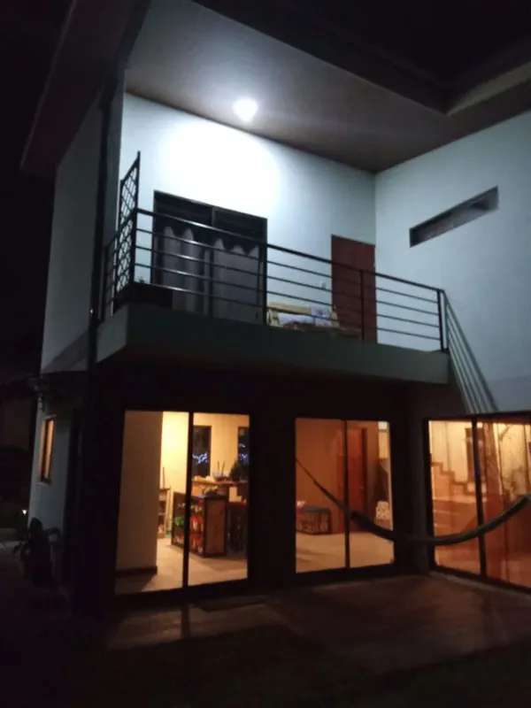 Te presentamos esta acogedora casa semiamueblada de 110 m² de construcción, una joya escondida en las montañas de San Rafael de Montes de Oca, a 2 km del Parque del Este. ... — photo 2