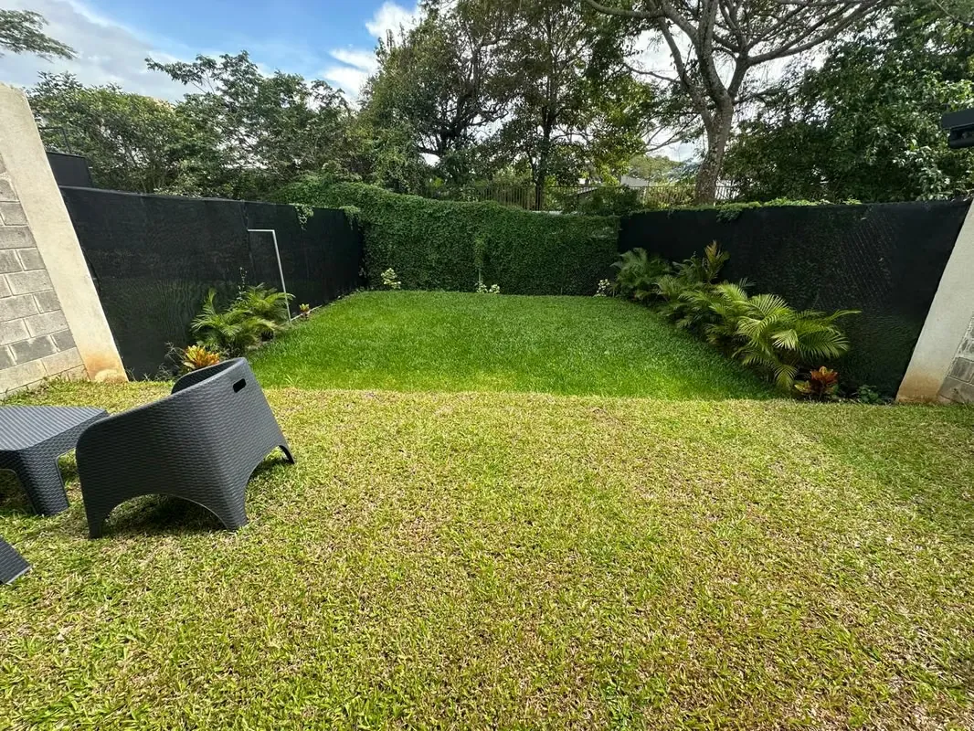 Viva en una de las zonas más exclusivas, seguras y convenientes del oeste de San José. Esta hermosa casa en ... — photo 5