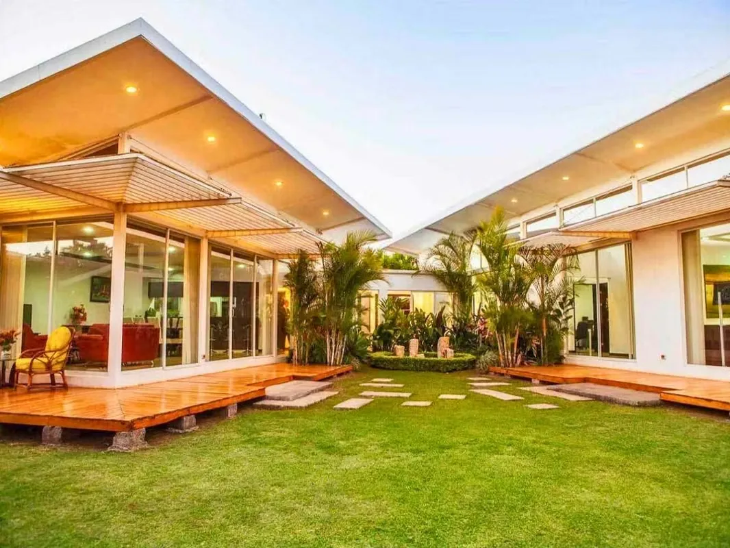 VENTA DE CASA CONTEMPORÁNEA EN HEREDIA CONTEMPORANEA