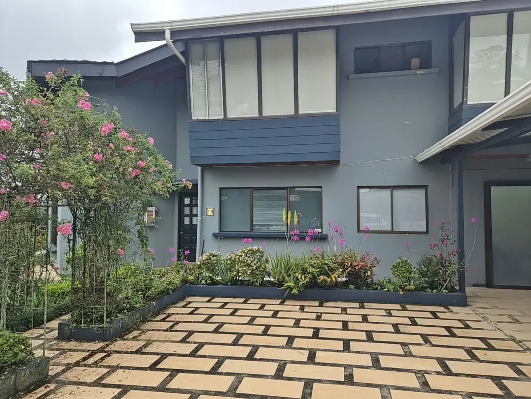 CASA EN PARAISO, COSTADO OESTE DEL CENTRO COMERCIAL PLAZA PARAÍSO, COD PA-141