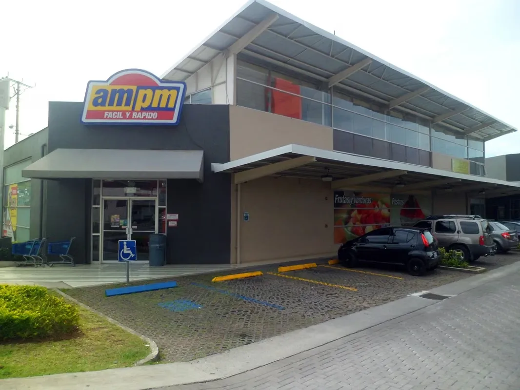 Commercial Space for Rent in Lagunillas in Shopping Center