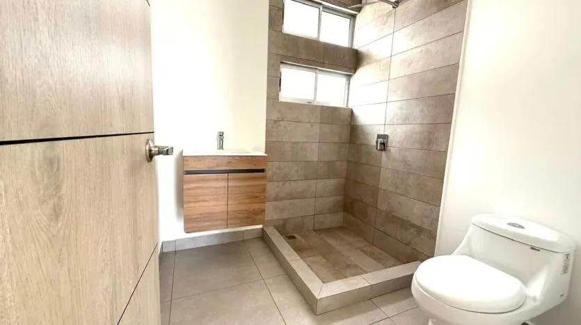 Live in a modern, secure, fresh environment, surrounded by nature and full of comfort in Santo Domingo de Heredia. This new residential project combines contemporary design ... — photo 3