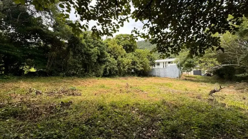 This 1,820 m² lot is in a privileged location in Santa Ana, near Hacienda la Chimba. With urban zoning (uso de suelo urbano) and a maximum coverage of 75%, this property ...