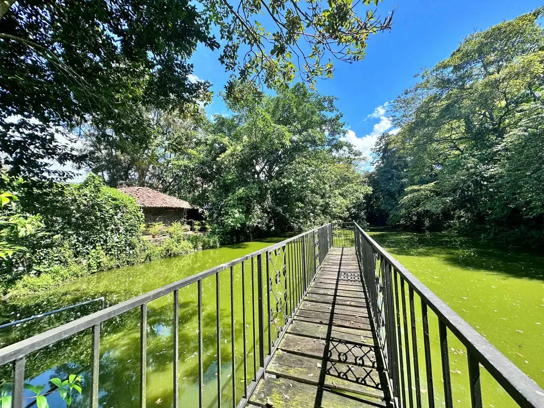 Sale of Estate with 2 Houses and Lake, La Garita, Alajuela.