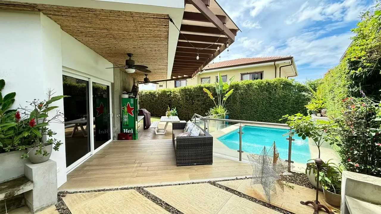 Venta Casa en Heredia Belén La Ribera | Piscina y Terraza  | Condominio Exclusivo