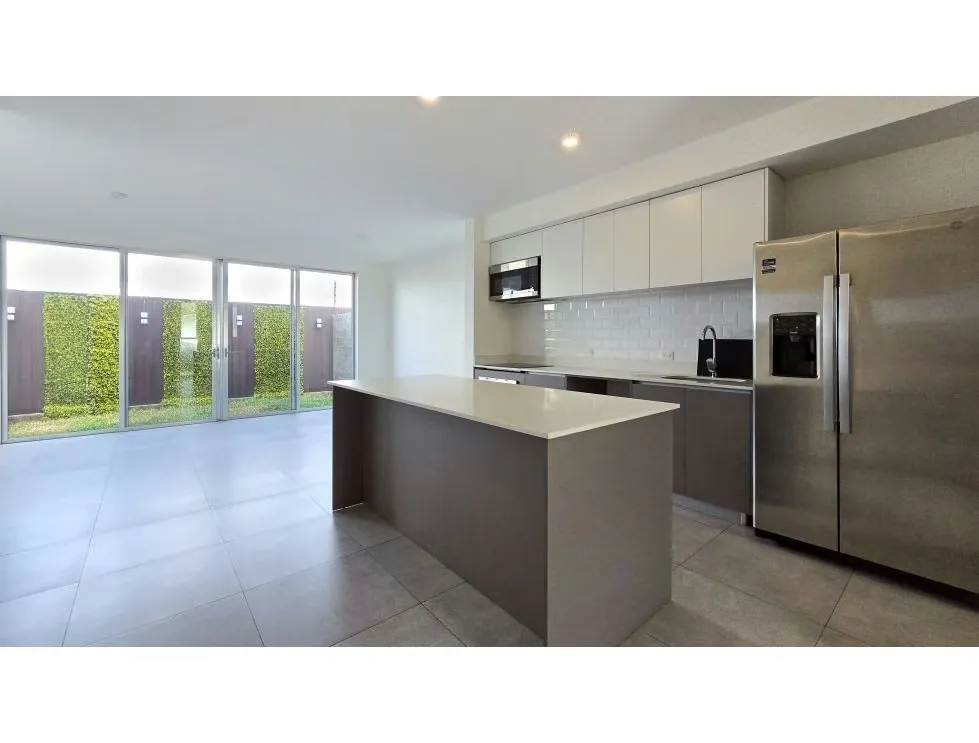 BRAND NEW HOUSE FOR RENT IN ESCAZU*