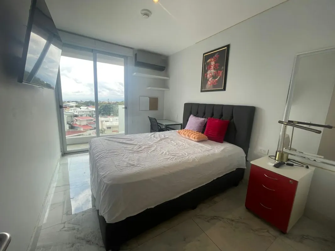 Amplio y elegante apartamento, perfecto para quienes buscan comodidad, ubicación premium y espacios bien distribuidos.