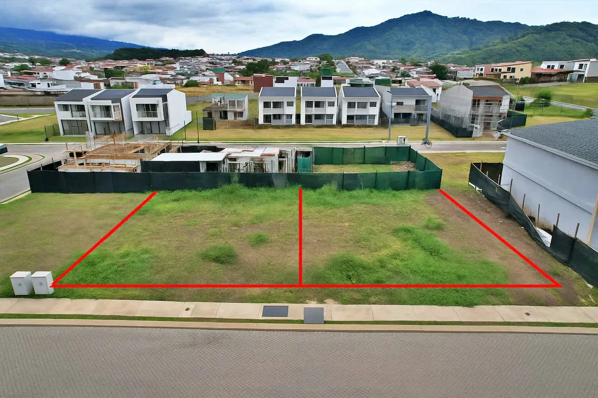 Venta lotes planos de uso residencial, Sánchez, Curridabat. (FE)