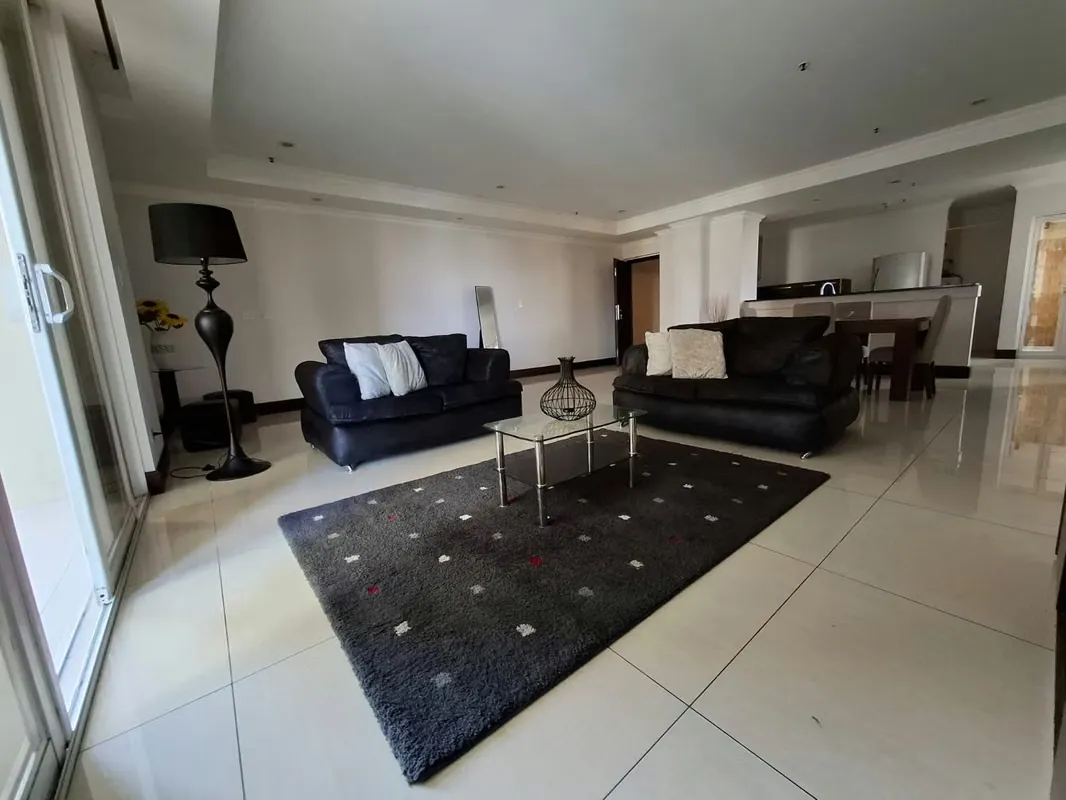 Alquiler de hermoso apartamento amueblado con una ubicación excepcional cerca de todo!