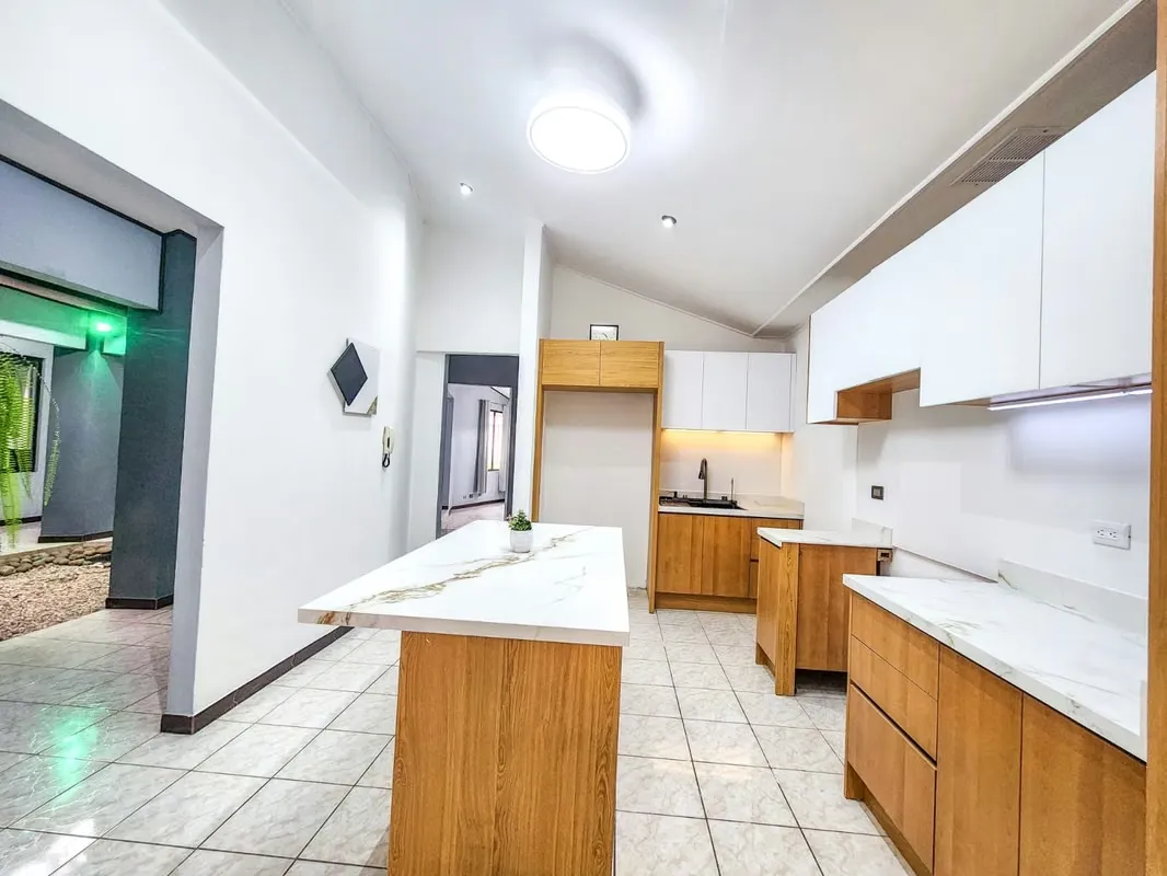 HOUSE A PLANT FOR RENT PIEDAD SANTA ANA