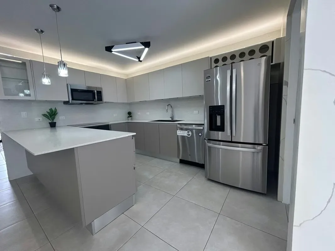 ALQUILER DE CASA EN CONDOMINIO GUACHIPELIN 3-10