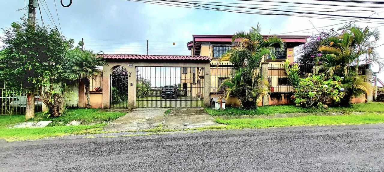 Venta Gran casa de lujo en Coronado – ¡Amplia, elegante y rodeada de naturaleza! con 5 habitaciones
