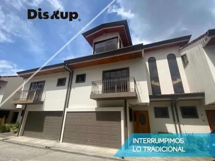 Spacious 4-bedroom house for sale. 3 parking spaces. Guayabos, Curridabat
