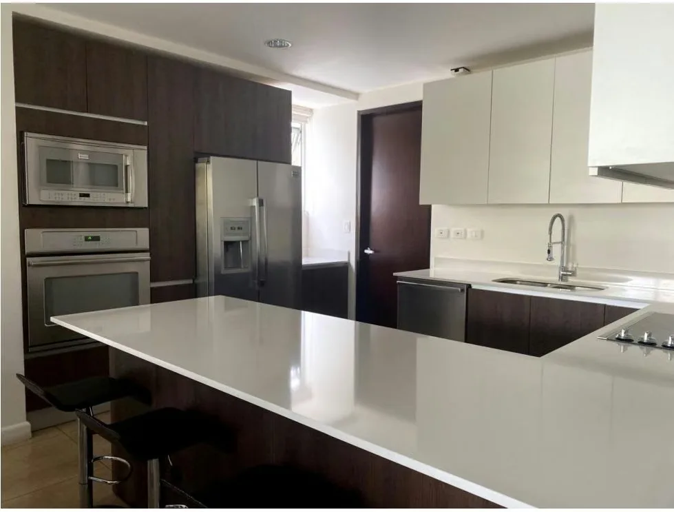 Bella Casa en Venta en Guachipelin de Escazu