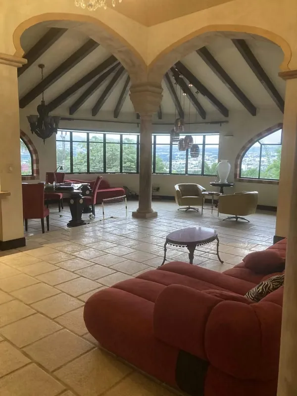 Casa de Lujo en Alquiler con Opción a Compra – Escazú, Costa Rica