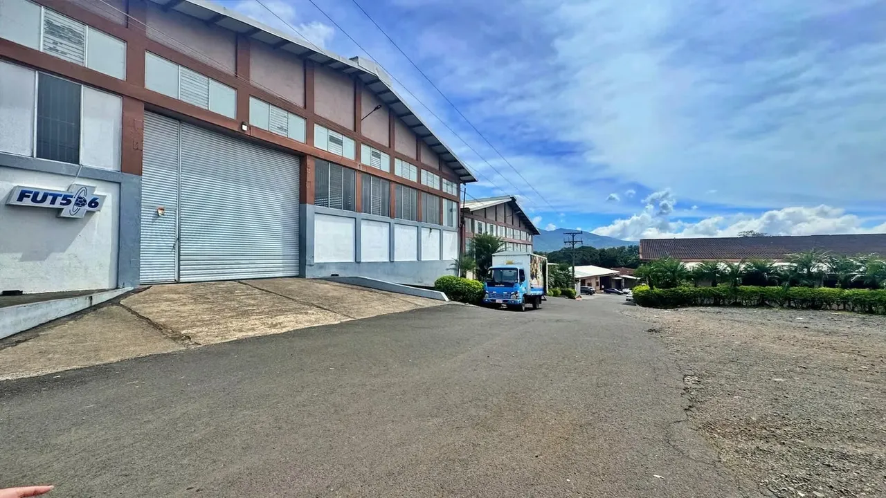 Venta de Propiedad Industrial, El Roble de Alajuela. (AD)