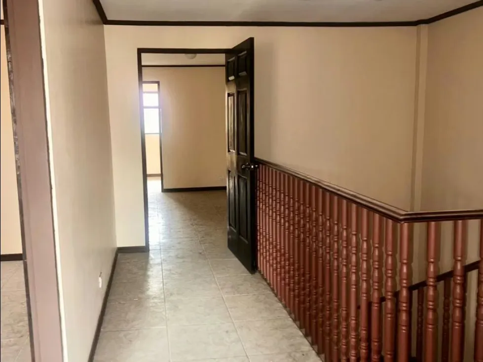 Se vende hermosa casa amplia y muy bonita en San Pablo de Heredia casa independiente y de muy buen gusto.