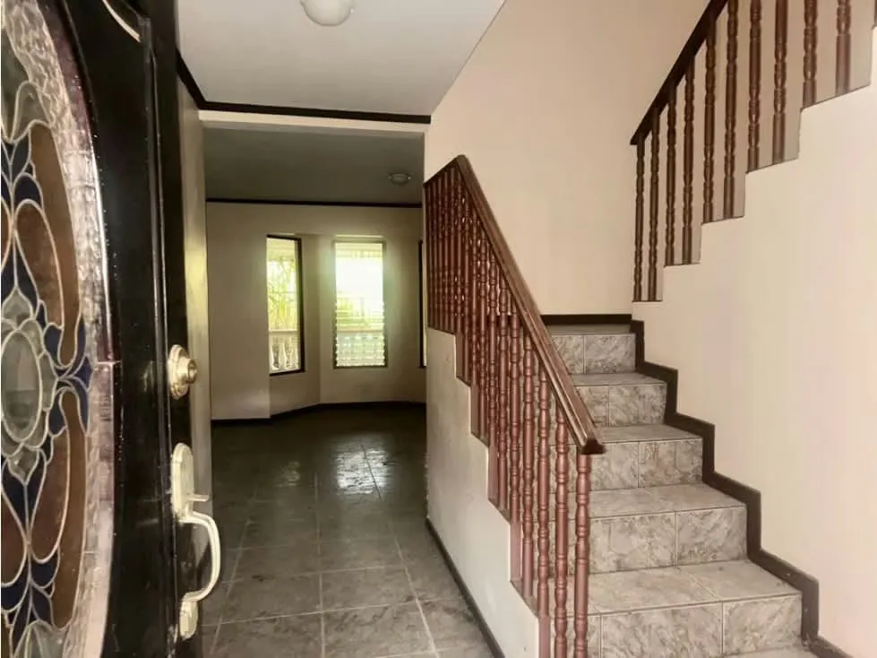 Se vende hermosa casa amplia y muy bonita en San Pablo de Heredia casa independiente y de muy buen gusto. — photo 3