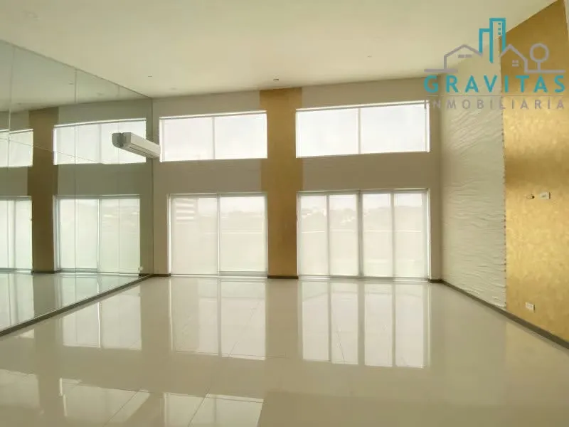 Apartment for rent in Rohrmoser | Penthouse | 3 parking spaces | Appliances included | F 459