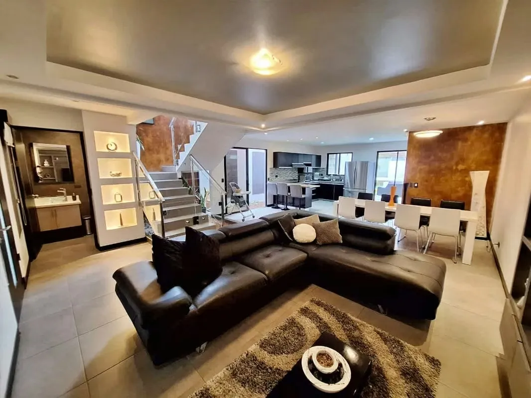 Venta de casa contemporánea en Ipis, Goicoechea. (AD)