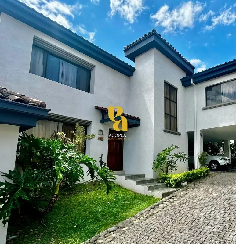 House for sale in a gated community in Los Laureles, Escazú