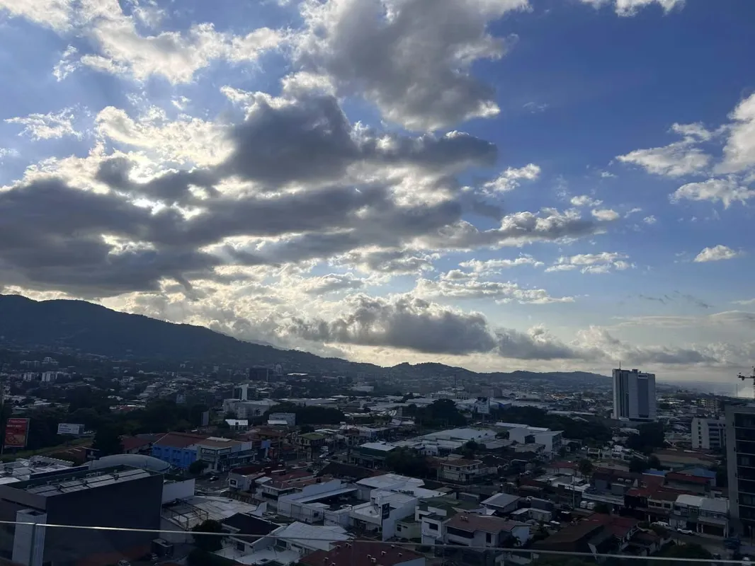 Viví en Espectacular apartamento en zona premium de San José. La Nunciatura, Rohrmoser. — photo 3