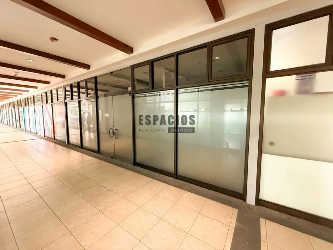 COMMERCIAL SPACE FOR RENT IN PLAZA ROHRMOSER