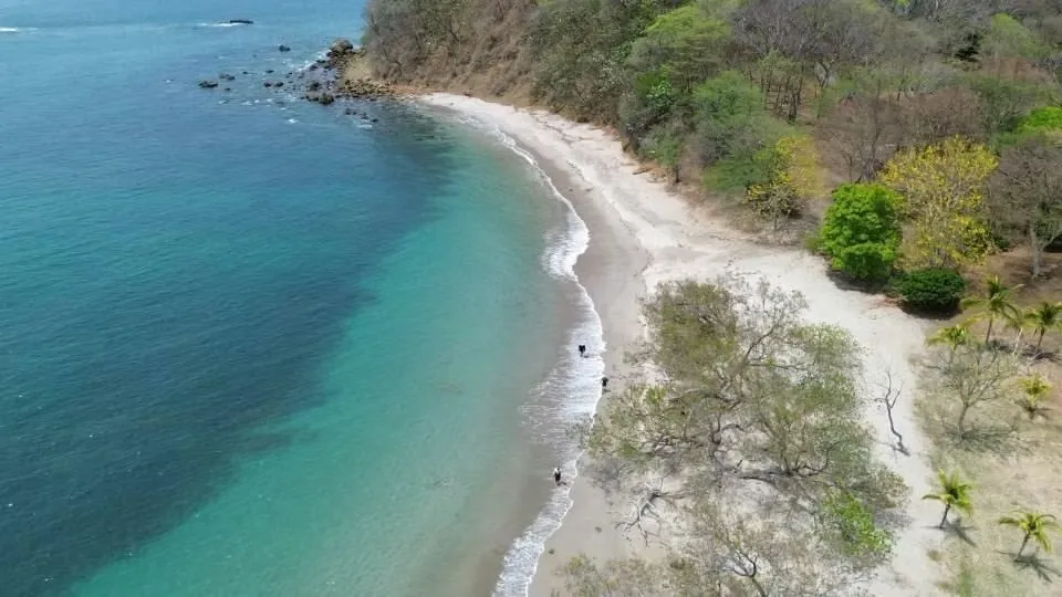 Propiedad con antiguo Hotel Frente a la Playa en Venta