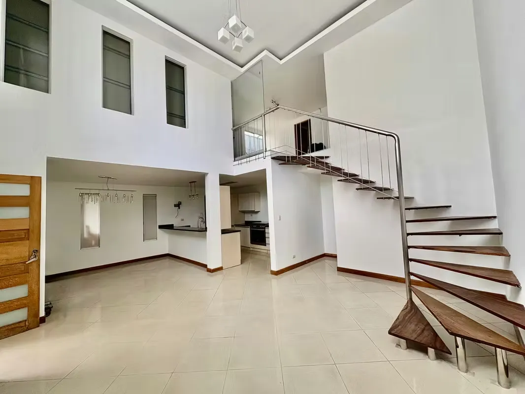 Spacious Independent corner home for Sale in Altos del Horizonte Residential Community, Bello Horizonte