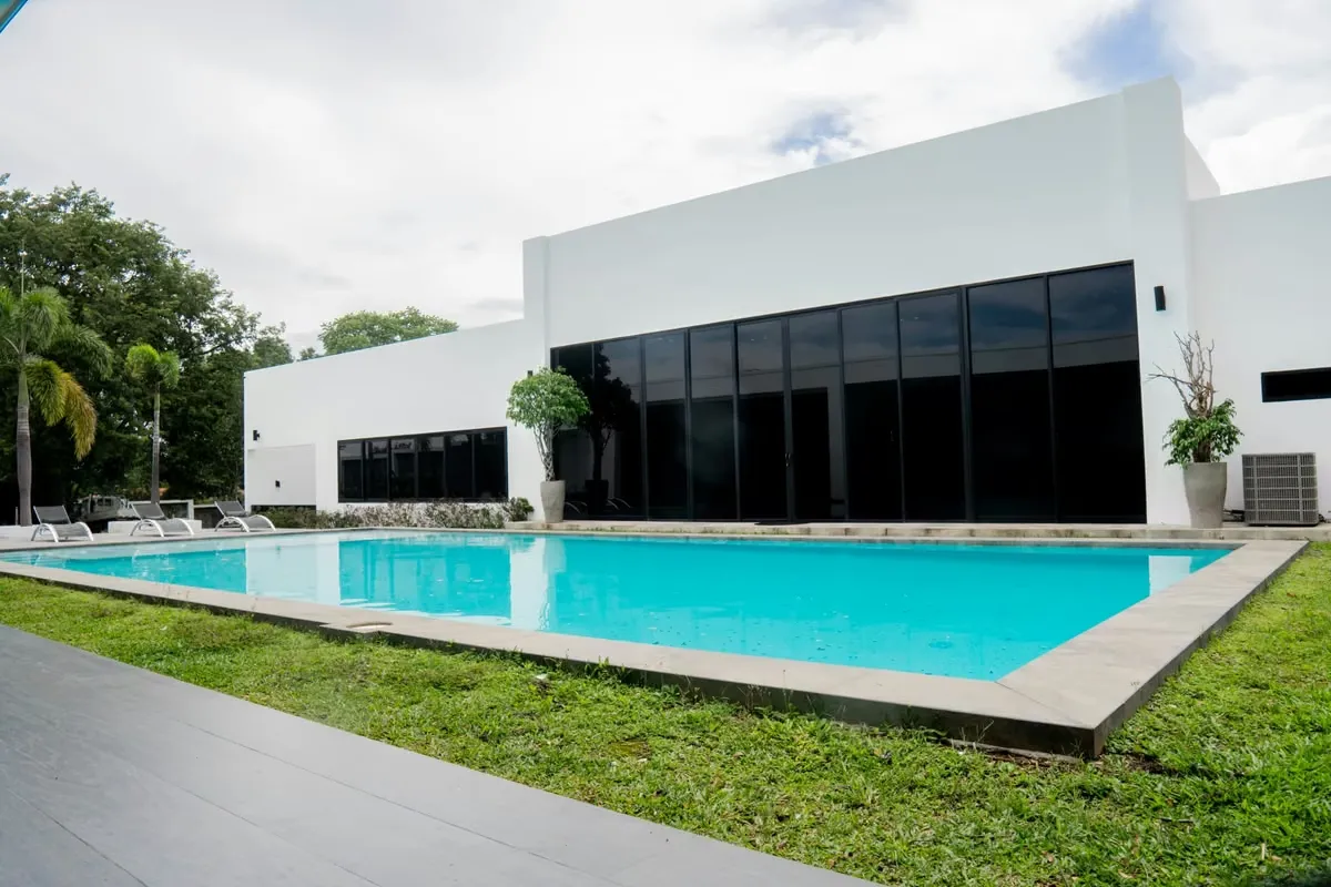 Casa de Lujo en Venta o Alquiler en La Garita, Alajuela