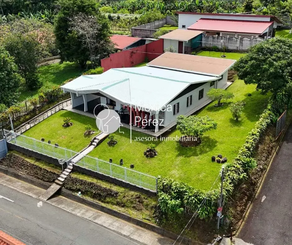CASA EN VENTA EN SANTA GERTRUDIS SUR-GRECIA-ALAJUELA