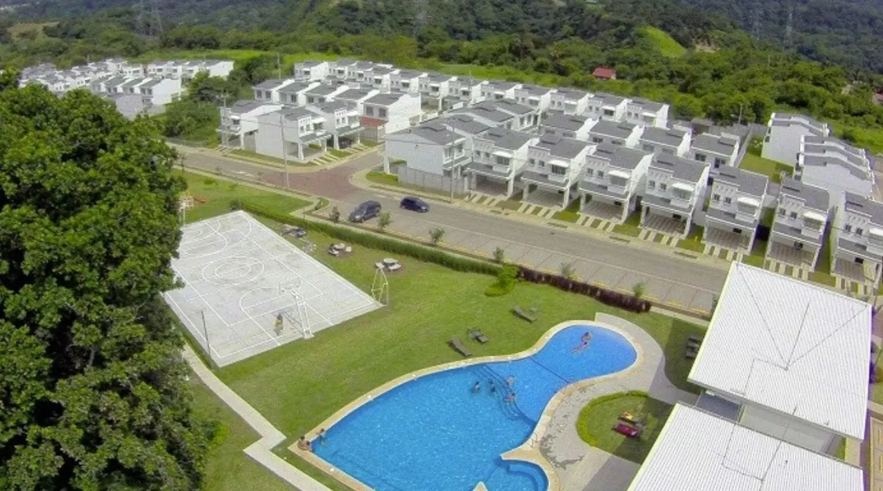 House for Sale in Natura Viva Condominium, La Guácima!