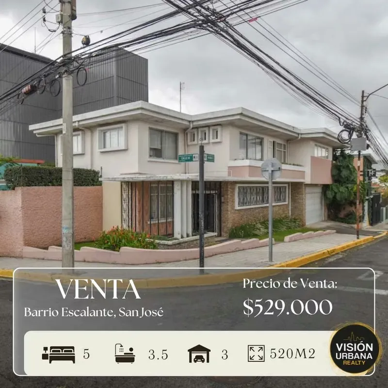 Corner house with mixed-use zoning in Barrio Escalante. It sits on a 520 sq m lot and has a two-story construction of 474 sq m, distributed as follows: