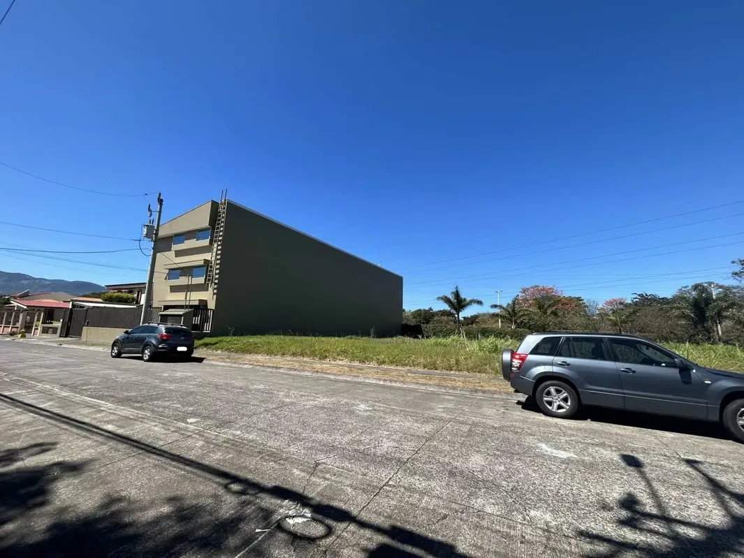 Se vende lote de 457.93 m2 en residencial con seguridad en las cercanías del Parque de diversiones en la Uruca. — photo 3