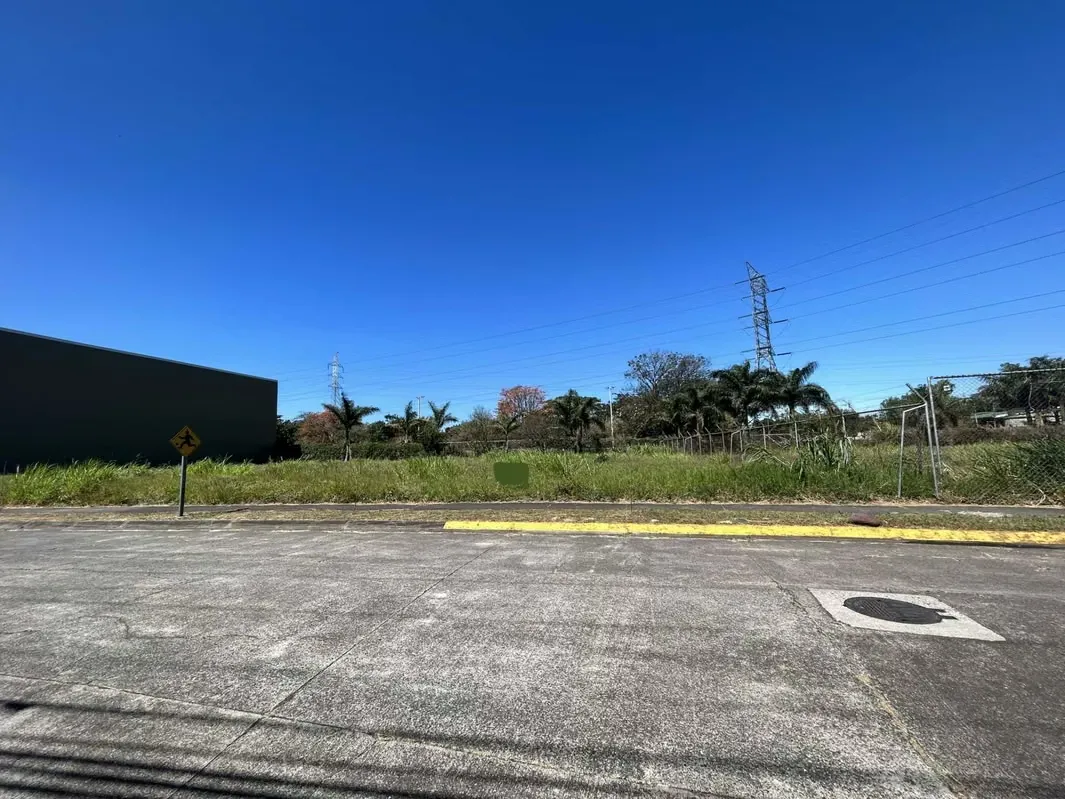 Se vende lote de 457.93 m2 en residencial con seguridad en las cercanías del Parque de diversiones en la Uruca. — photo 4