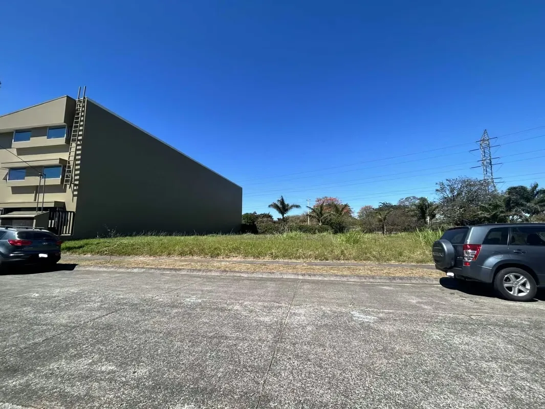 Se vende lote de 457.93 m2 en residencial con seguridad en las cercanías del Parque de diversiones en la Uruca. — photo 5
