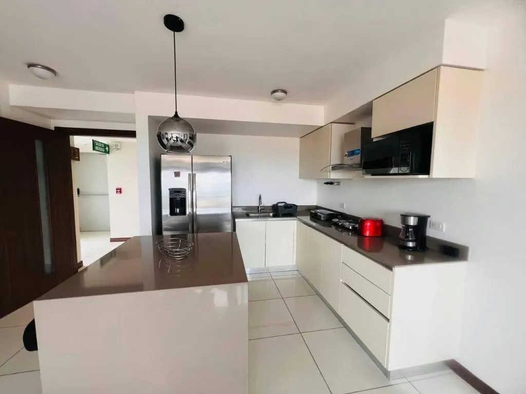 Beautiful furnished apartment for sale in condominium in La Uruca — photo 4